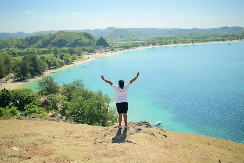 Lombok Private Sukarare Village, Merese Hill, and Tanjung Aan Sunset Tour