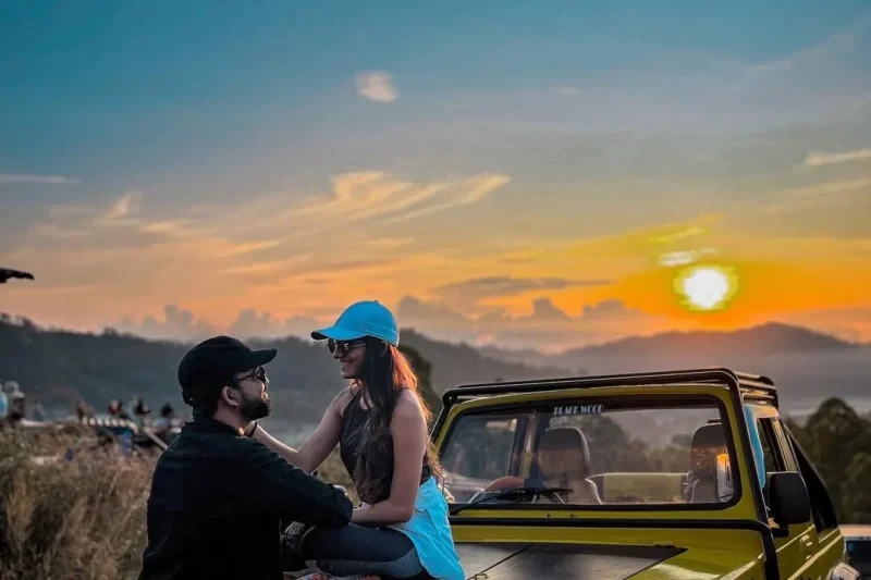 4WD Jeep Sunrise Tour With Photographer