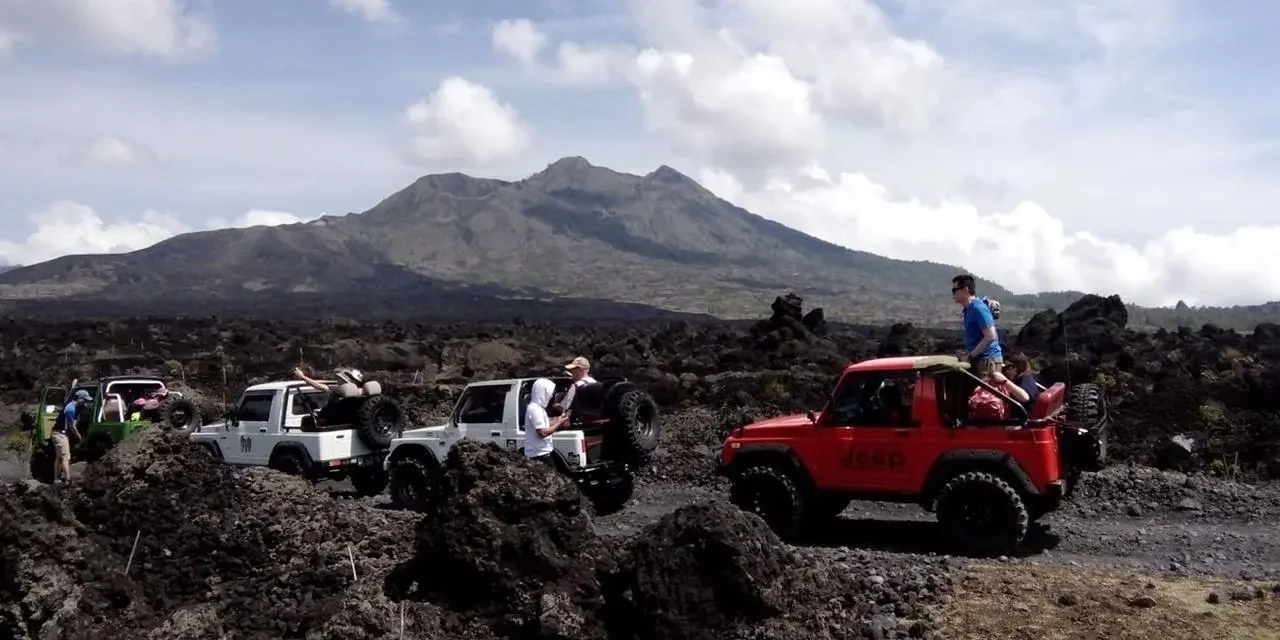 4WD Jeep Sunrise Tour and Volcano Black Lava With Transfer